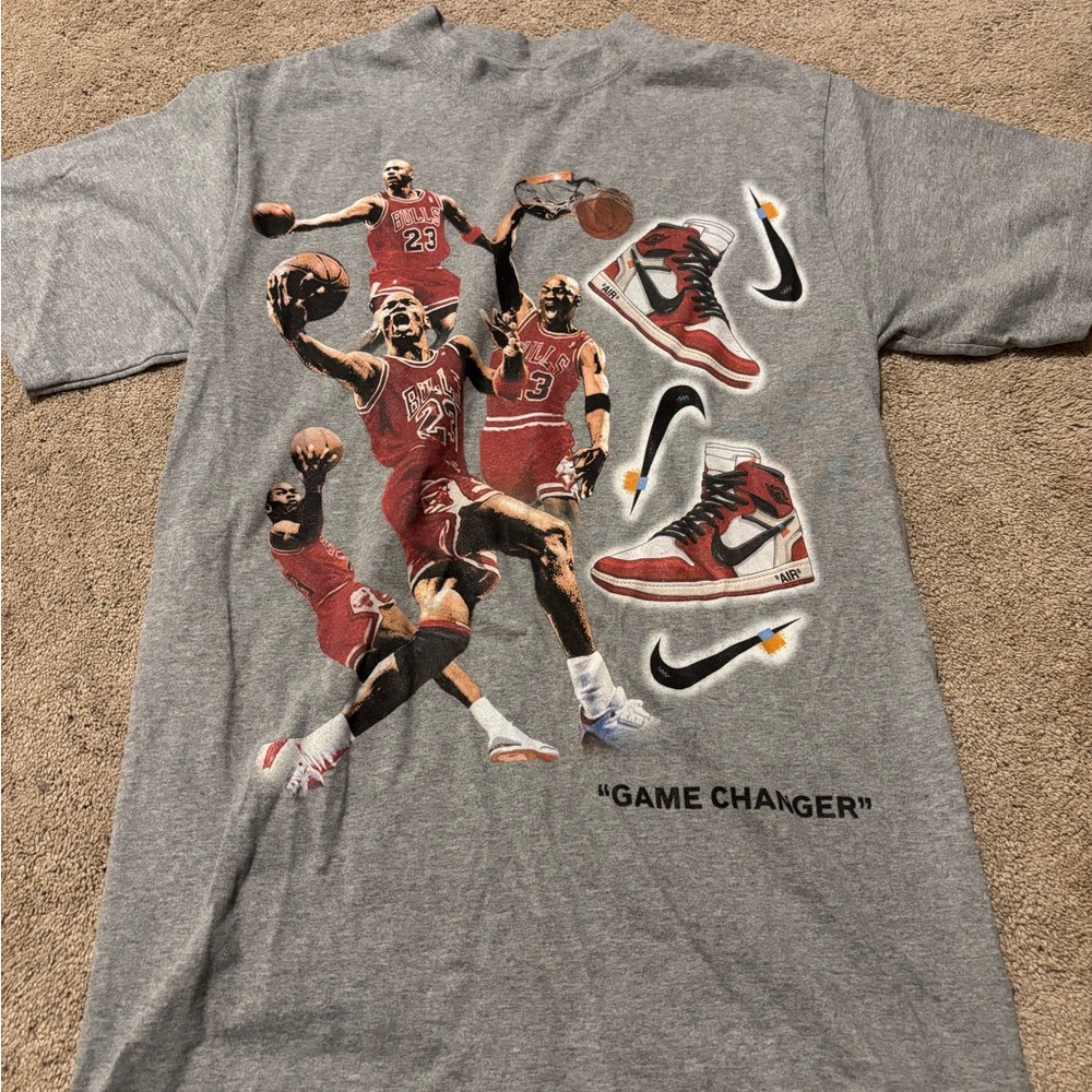 Gray Graphic T-Shirt with Basketball Design